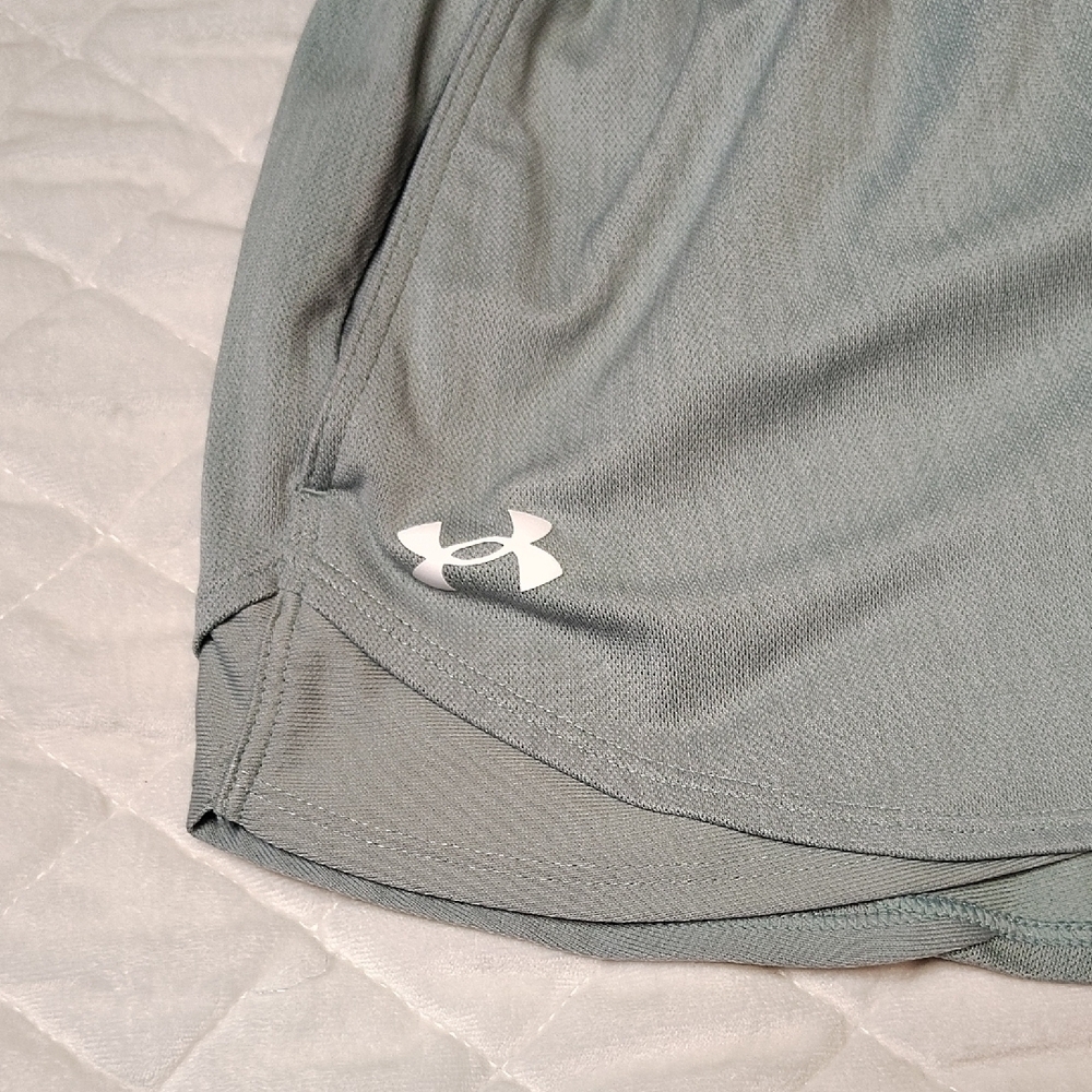 Under Armour Women's Gray Athletic Shorts Size XS - Picture 4 of 12